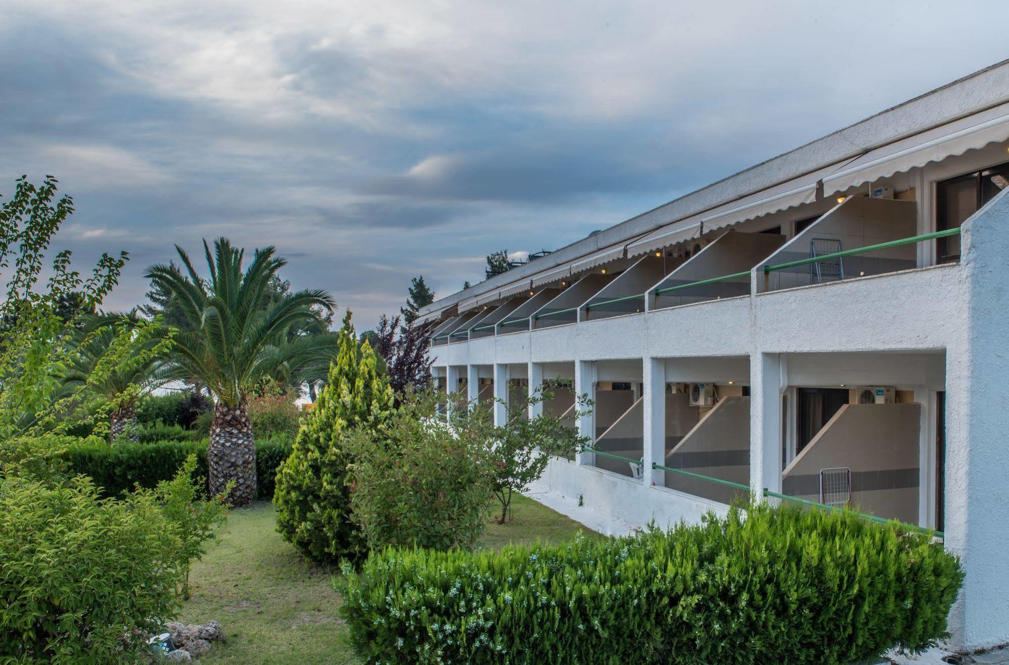 Hotel Rema Vourvourou Exterior photo